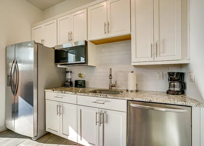 Mtn Views & Private Hot Tub: Getaway * Buckeye