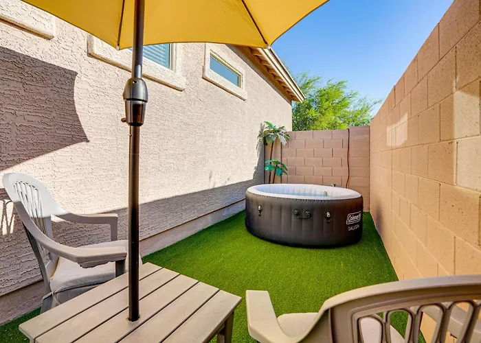 Mtn Views & Private Hot Tub: Getaway